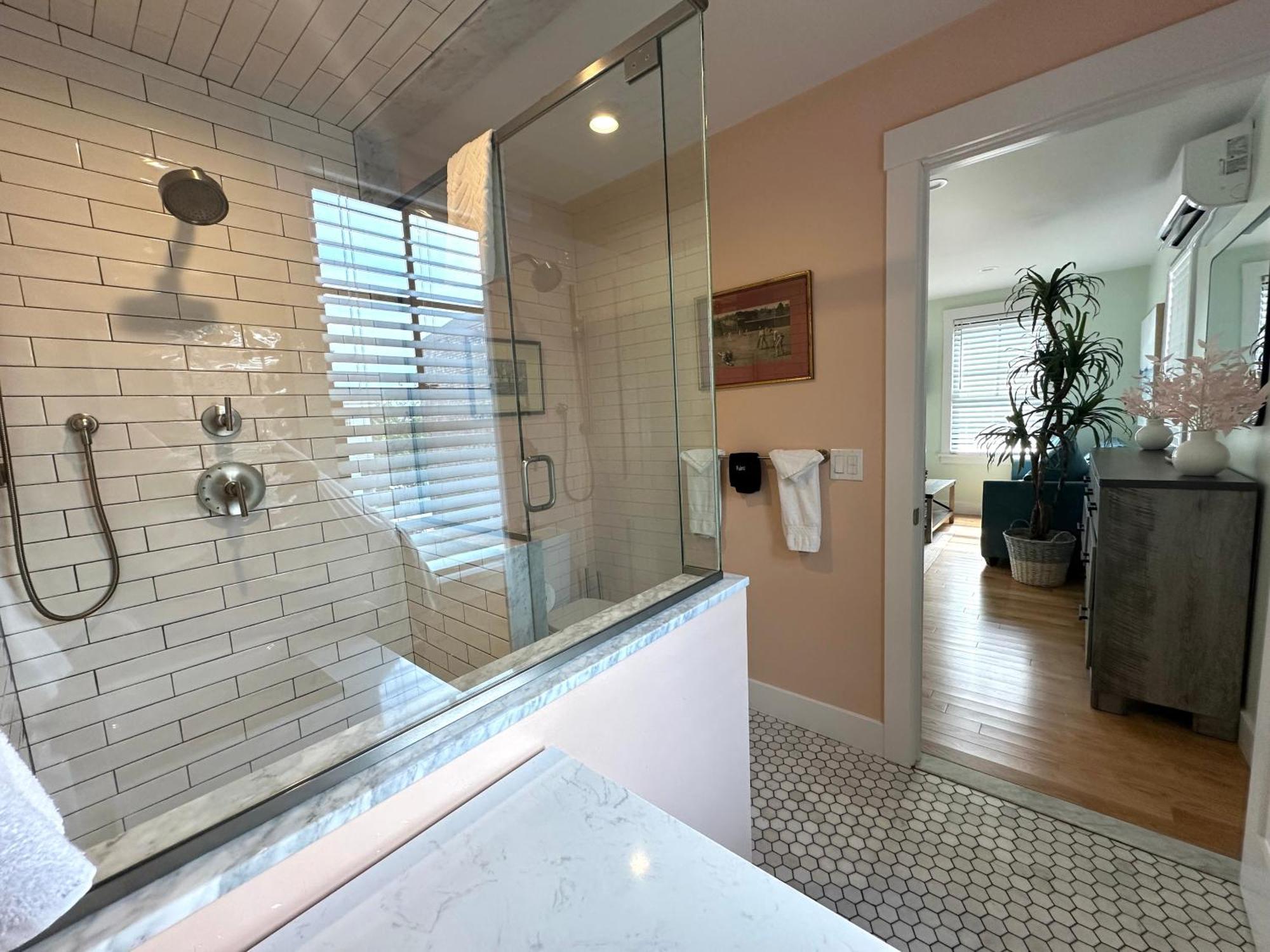 Prime Location! Renovated House! 6 Bed4 Bath Villa Newport Exteriör bild