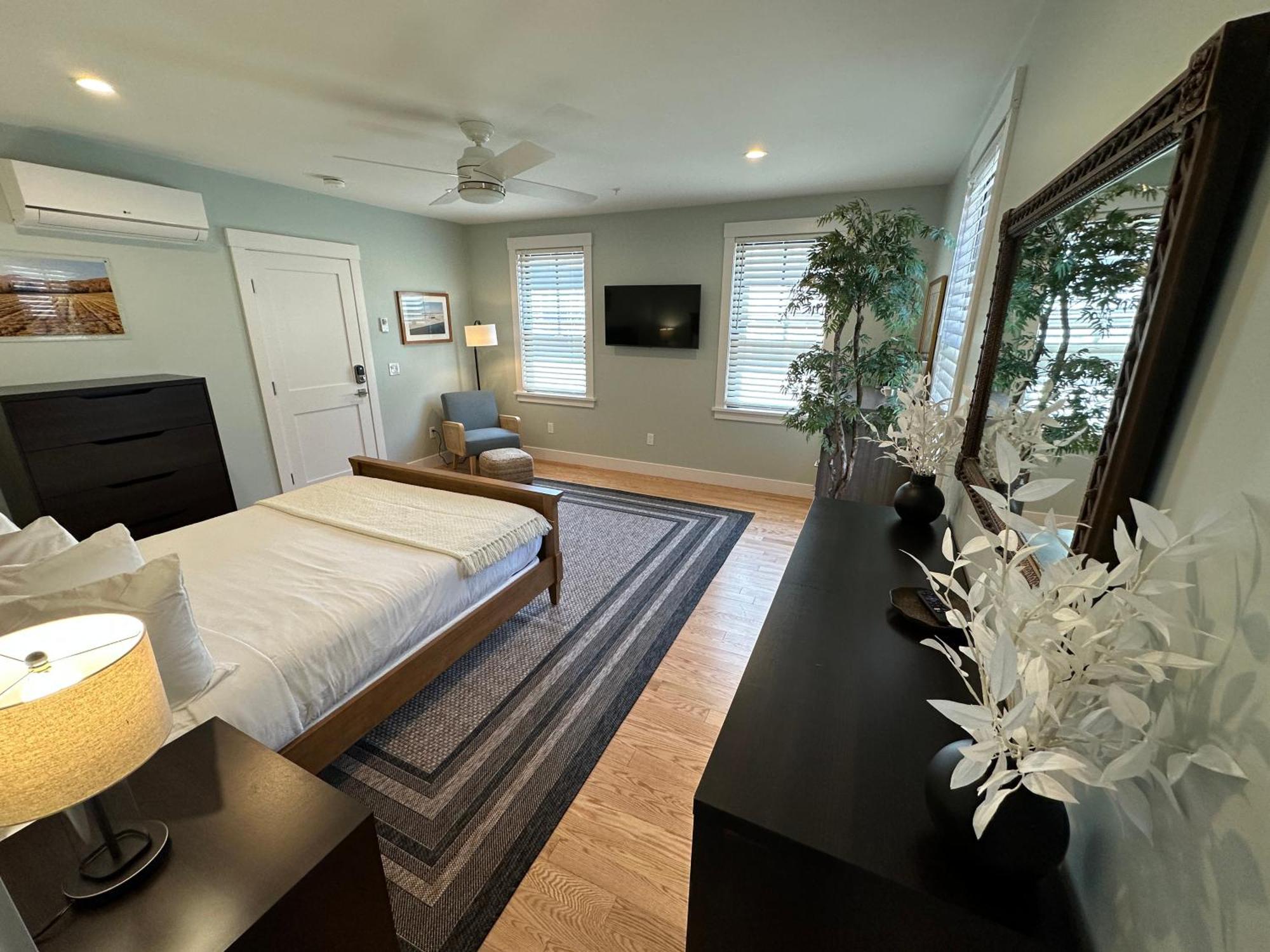 Prime Location! Renovated House! 6 Bed4 Bath Villa Newport Exteriör bild