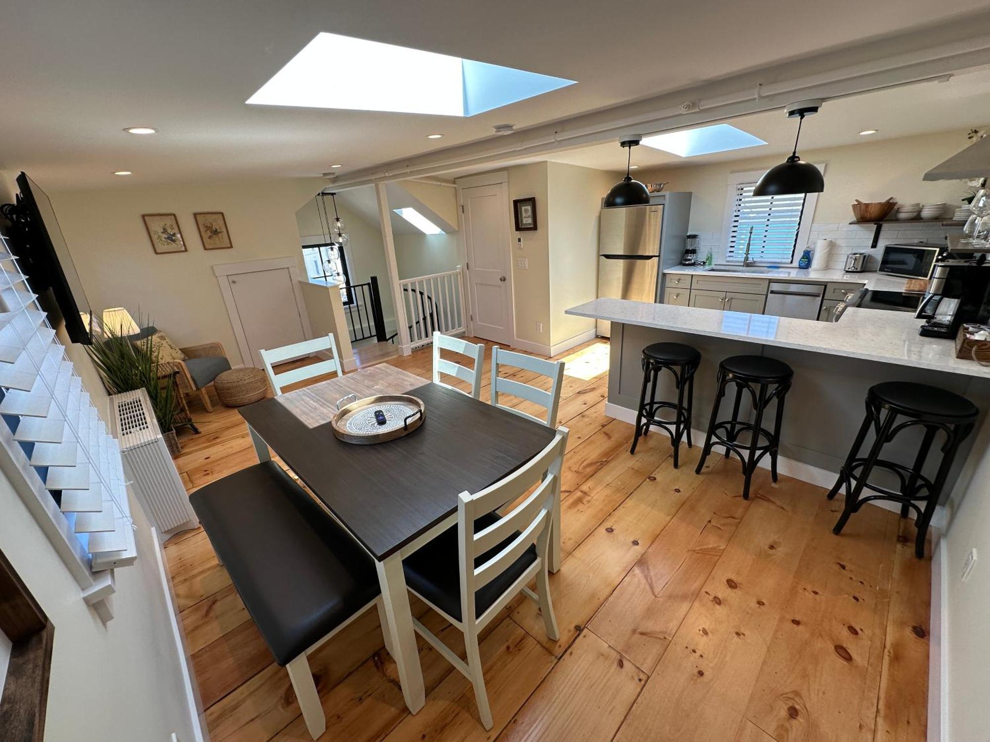 Prime Location! Renovated House! 6 Bed4 Bath Villa Newport Exteriör bild