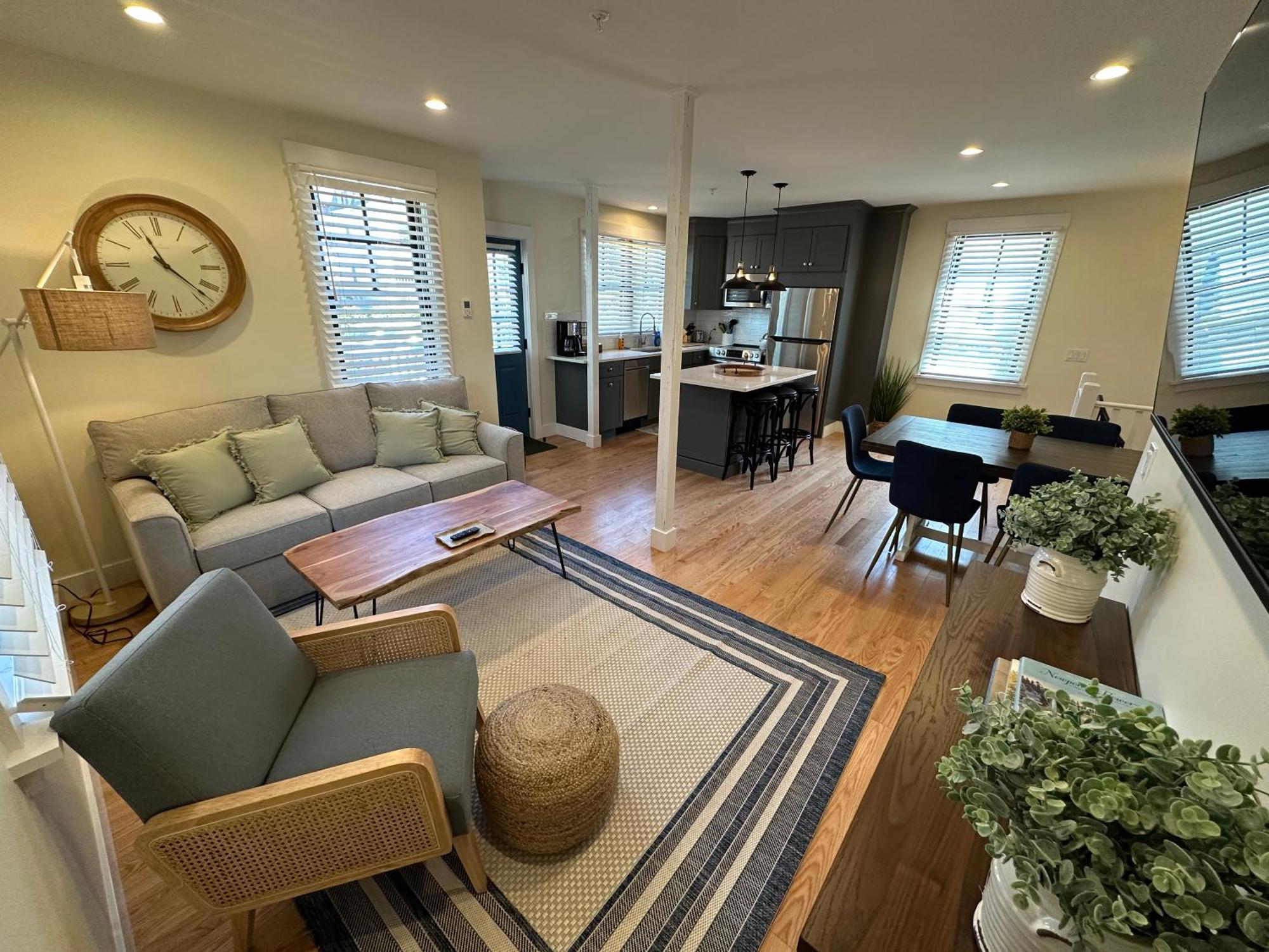 Prime Location! Renovated House! 6 Bed4 Bath Villa Newport Exteriör bild